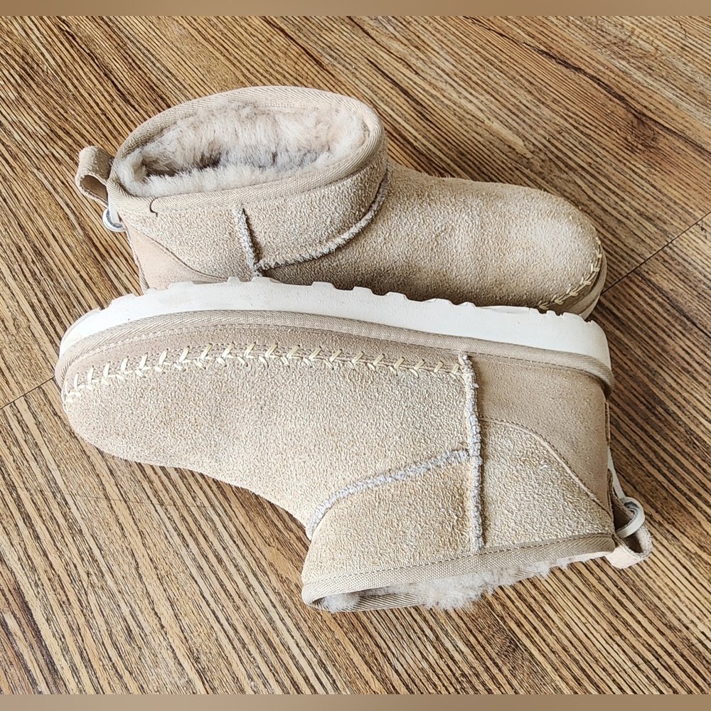 Size 8  UGG Classic Ultra Mini Biarrite Tan Suede Ankle Boots For Women's - Picture 11 of 11